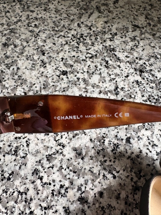 CHANEL Tortoiseshell Brown Crystal CC Logo Sunglasses main image 11